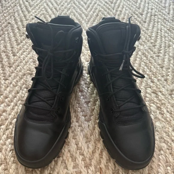 Nike Air Nevist ACG in VGUC - Picture 5 of 8